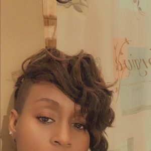 Meet your Posher, Felice